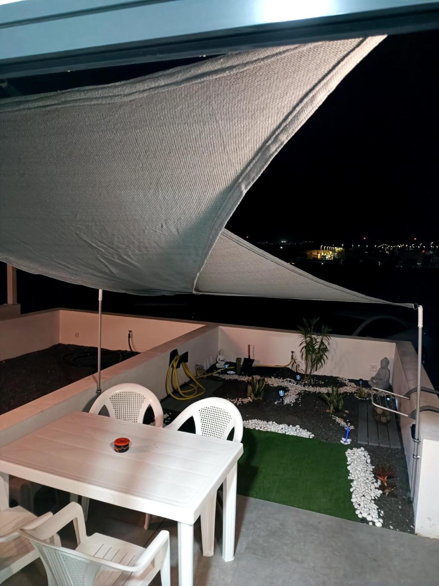 Fuerte Vibes Guest House In Corralejo Exterior photo
